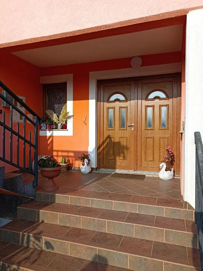דירה לאבין Apartman Biba