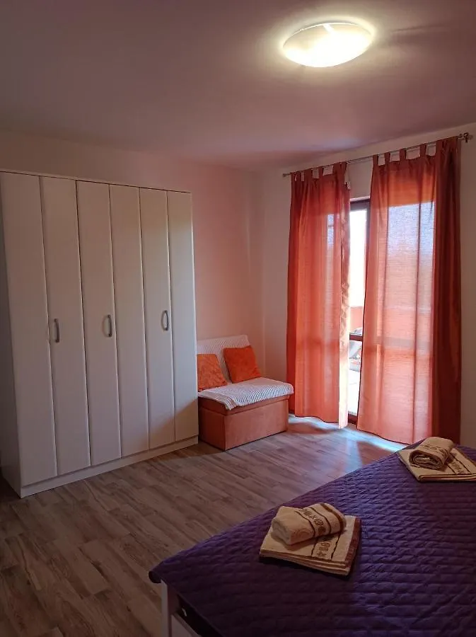 לאבין Apartman Biba דירה